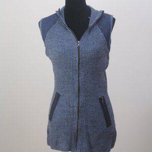 Small curio New York vest
